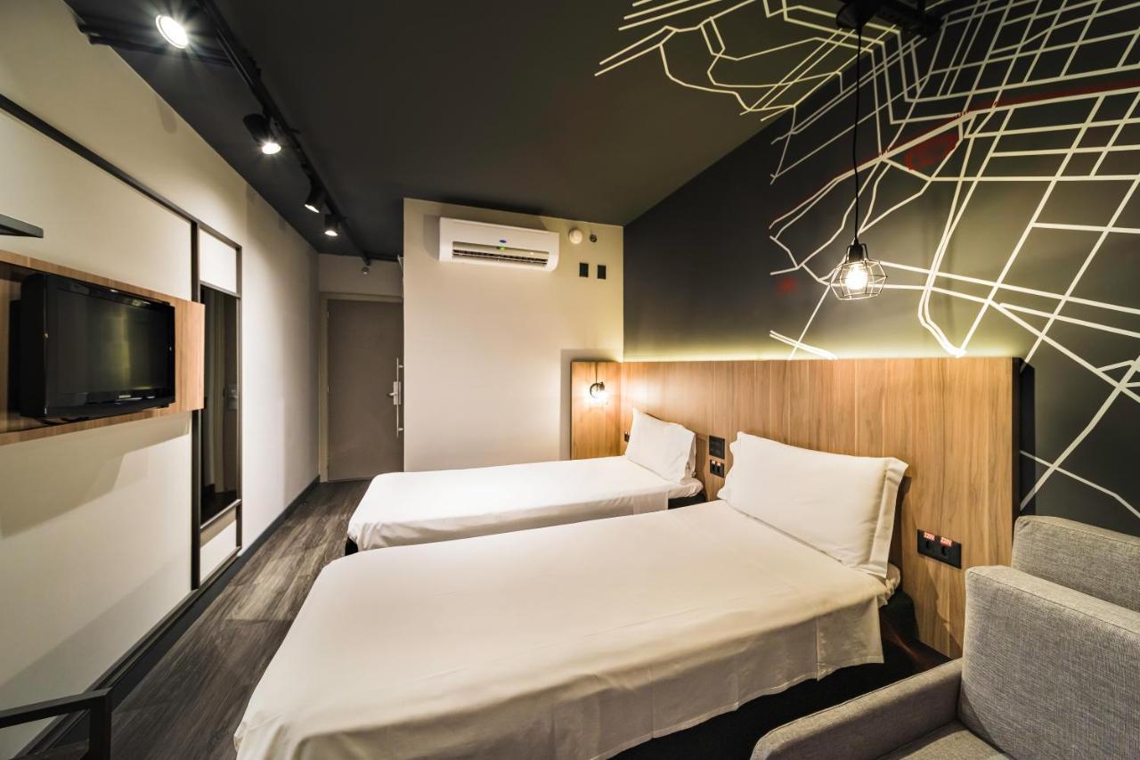 Готель Ibis Curitiba Batel Екстер'єр фото