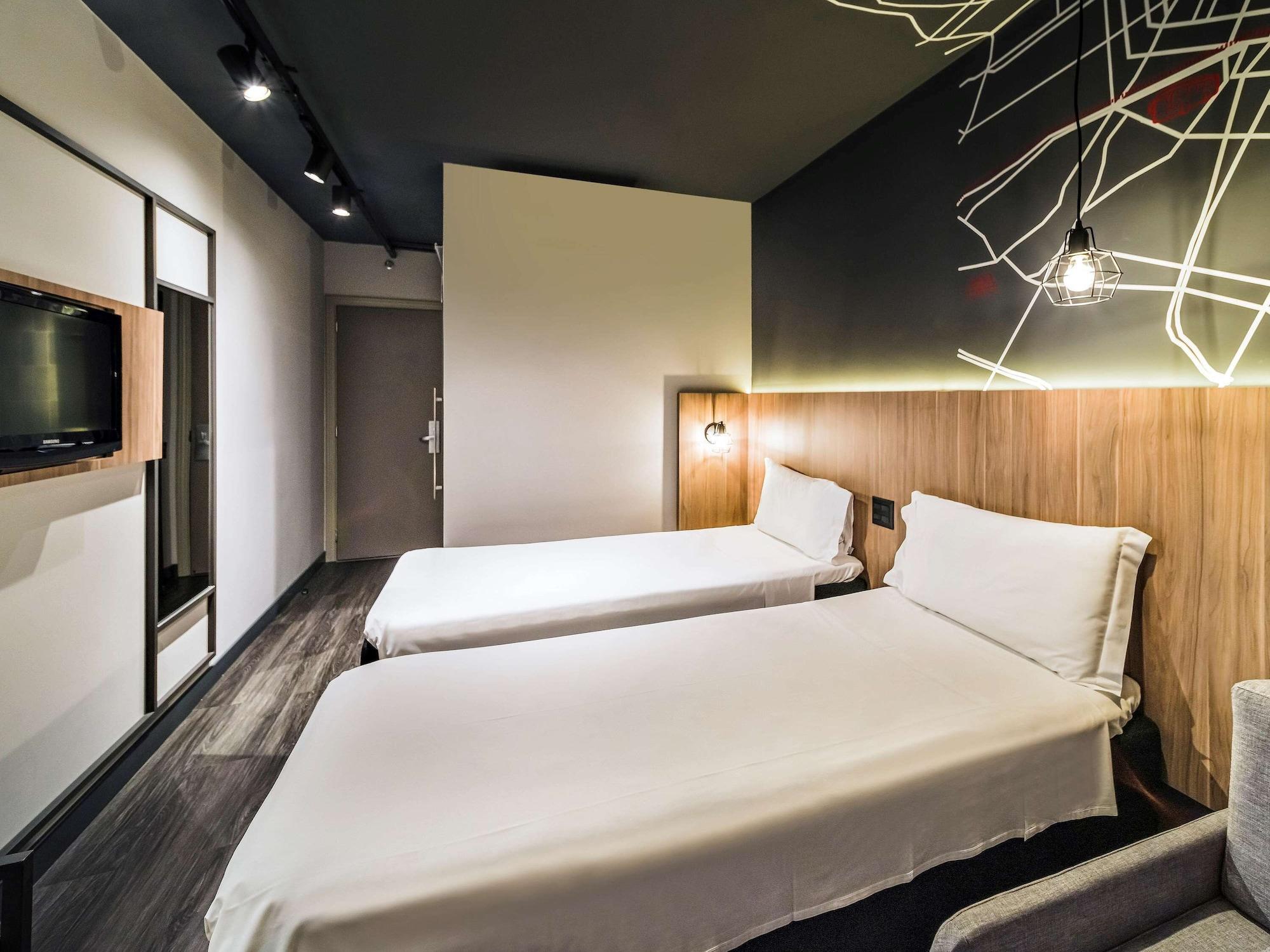 Готель Ibis Curitiba Batel Екстер'єр фото