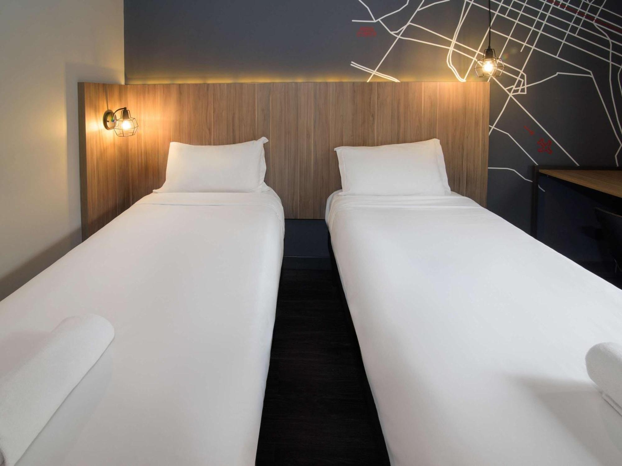 Готель Ibis Curitiba Batel Екстер'єр фото